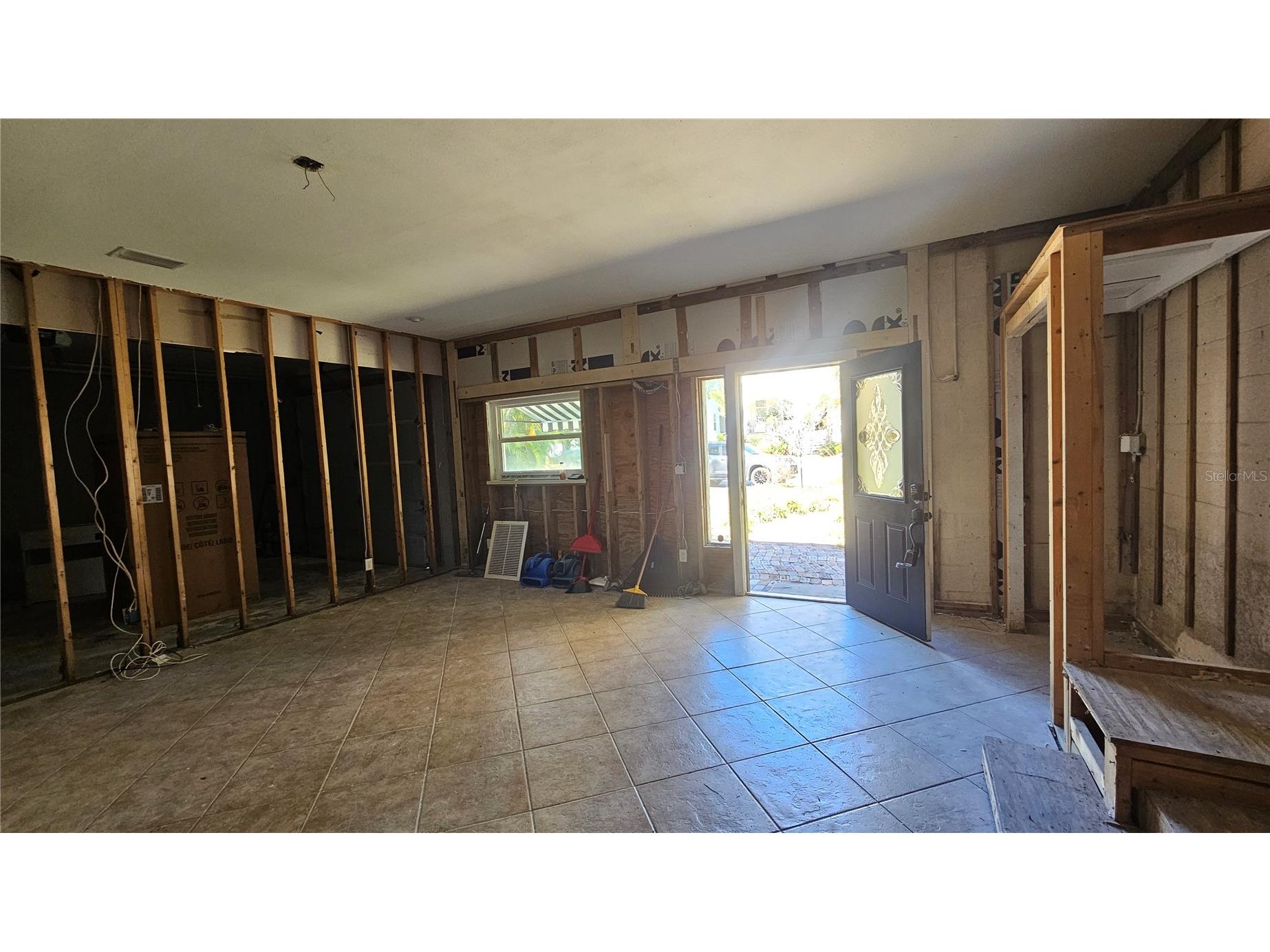 208 48th Avenue N Saint Petersburg FL 33703 TB8499062 image10