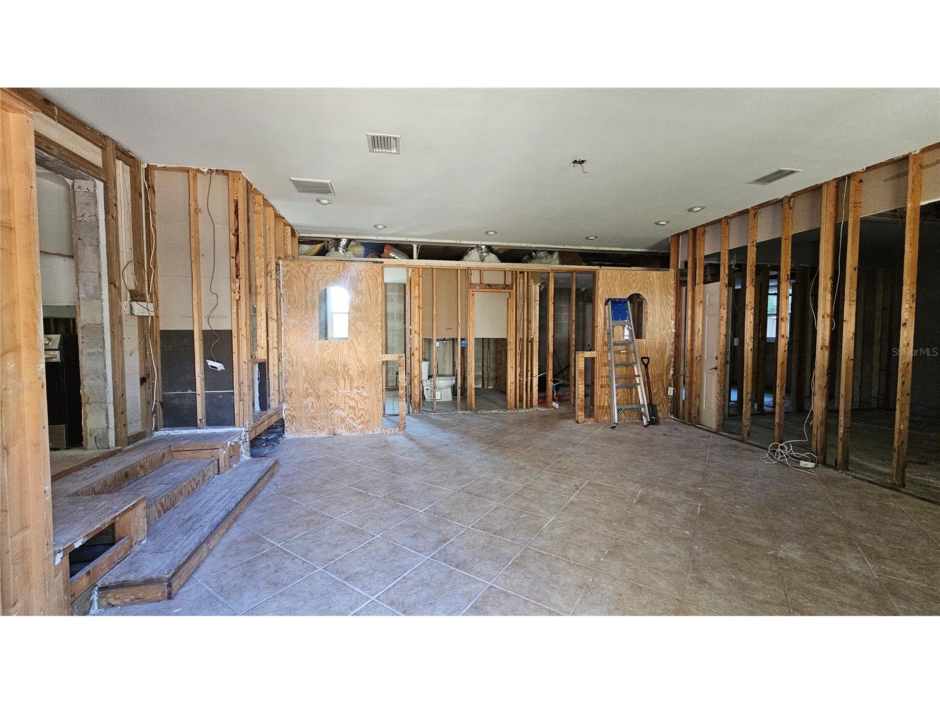 208 48th Avenue N Saint Petersburg FL 33703 TB8499062 image3