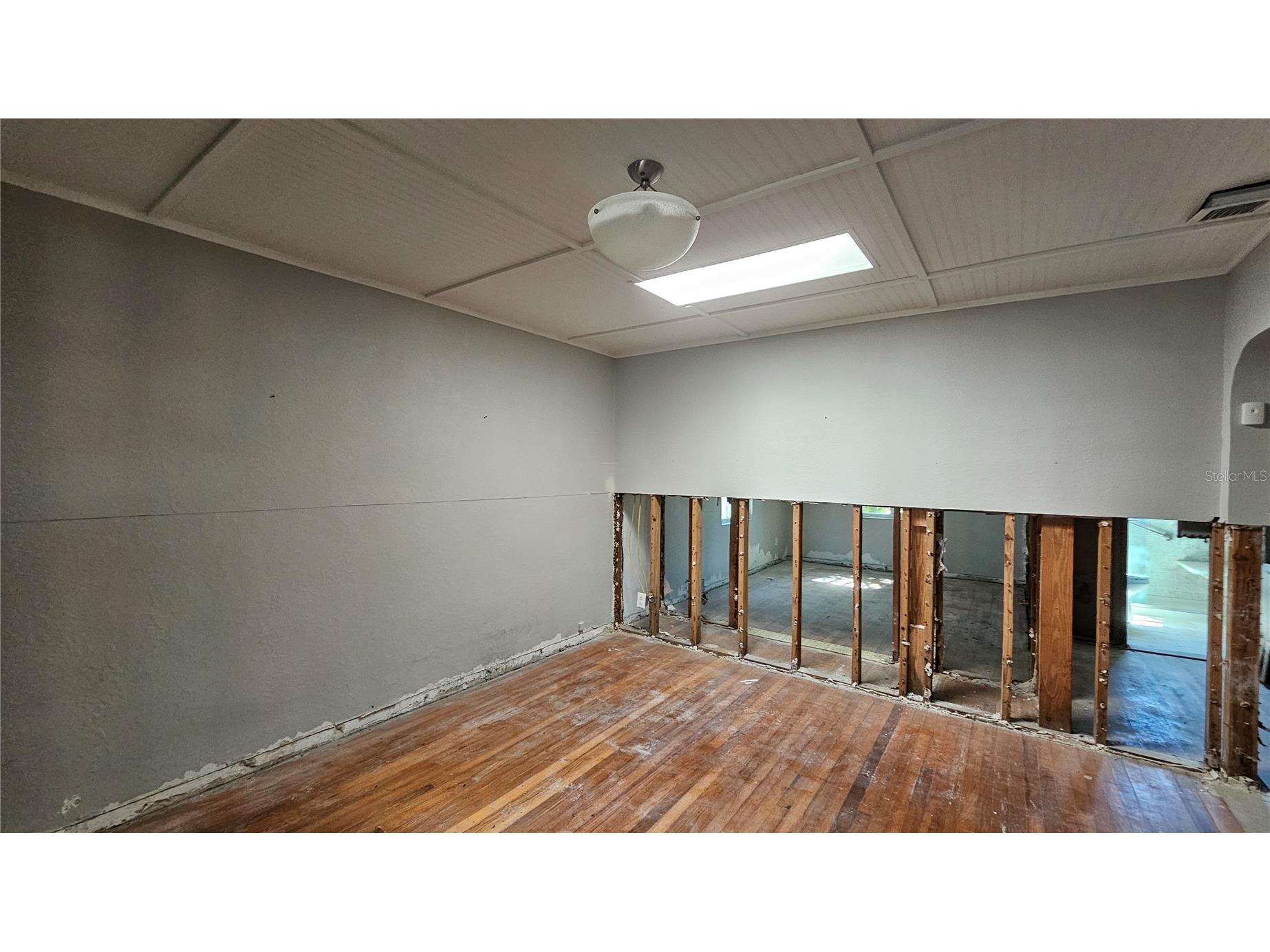 208 48th Avenue N Saint Petersburg FL 33703 TB8499062 image36