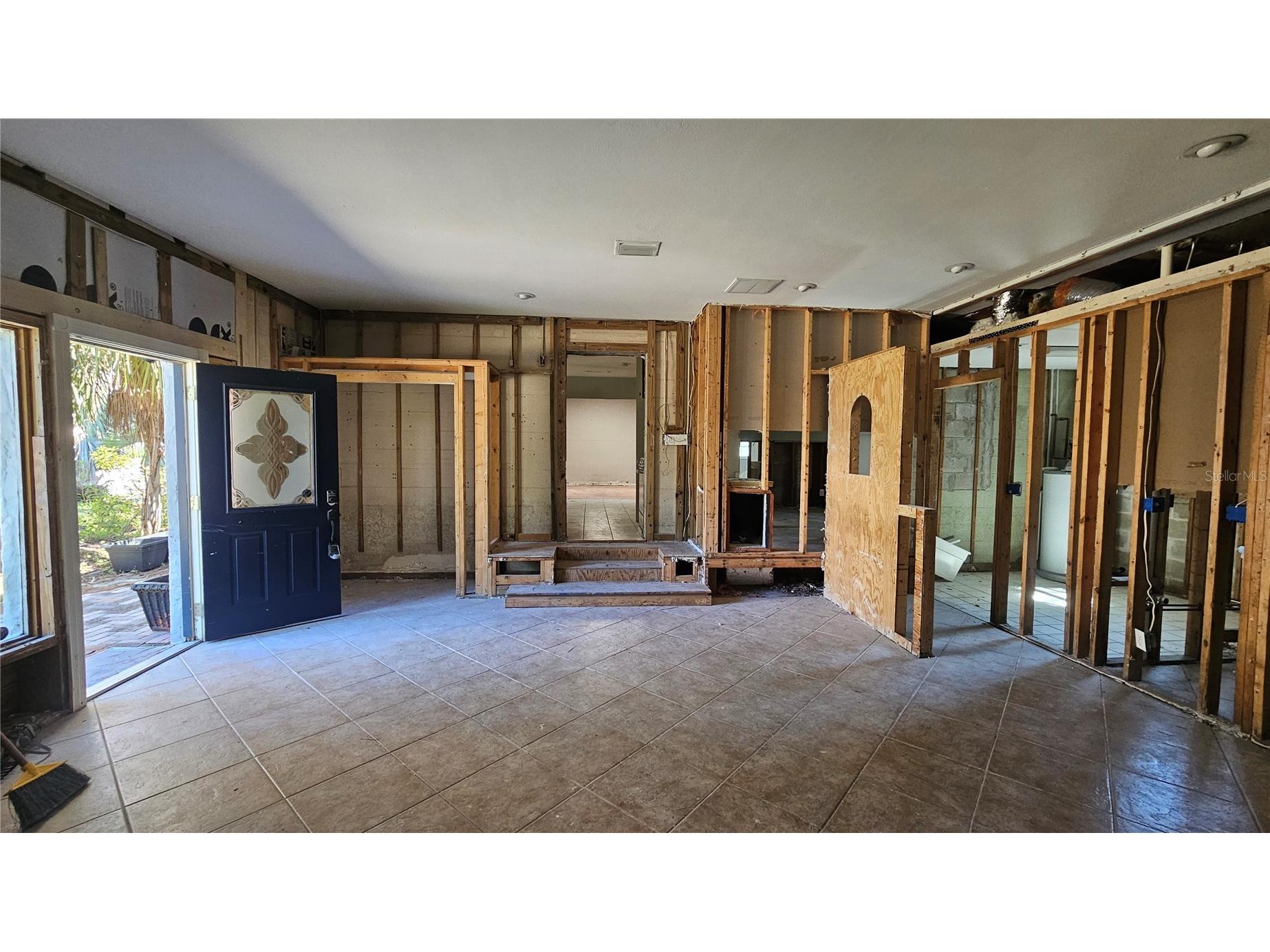 208 48th Avenue N Saint Petersburg FL 33703 TB8499062 image8