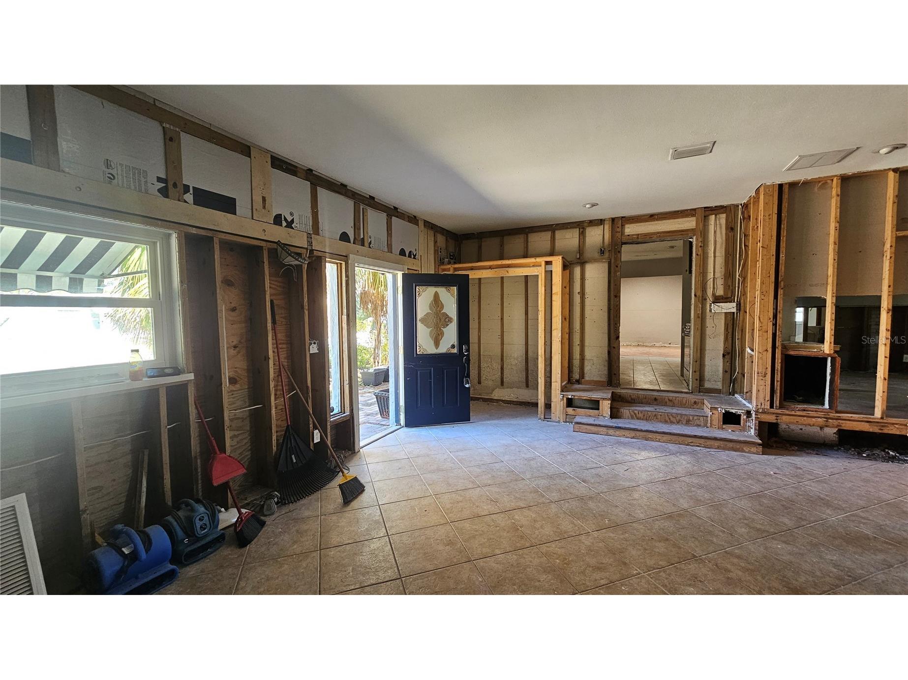 208 48th Avenue N Saint Petersburg FL 33703 TB8499062 image9