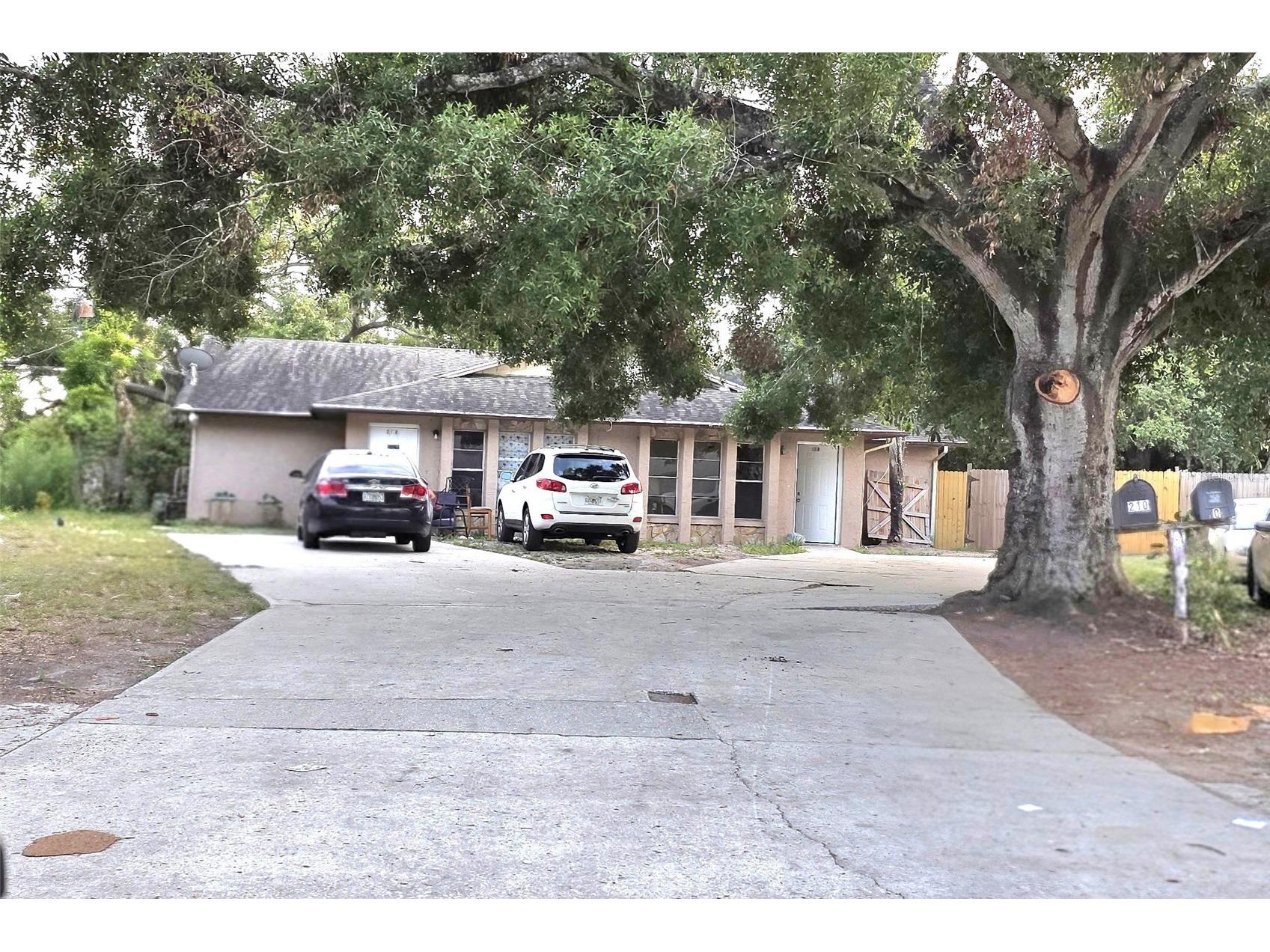 208 58th Avenue E Bradenton FL 34203 A4685901 image1
