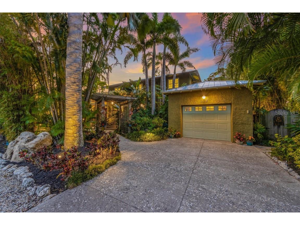 208 75th Street Holmes Beach FL 34217 A4568428 image1