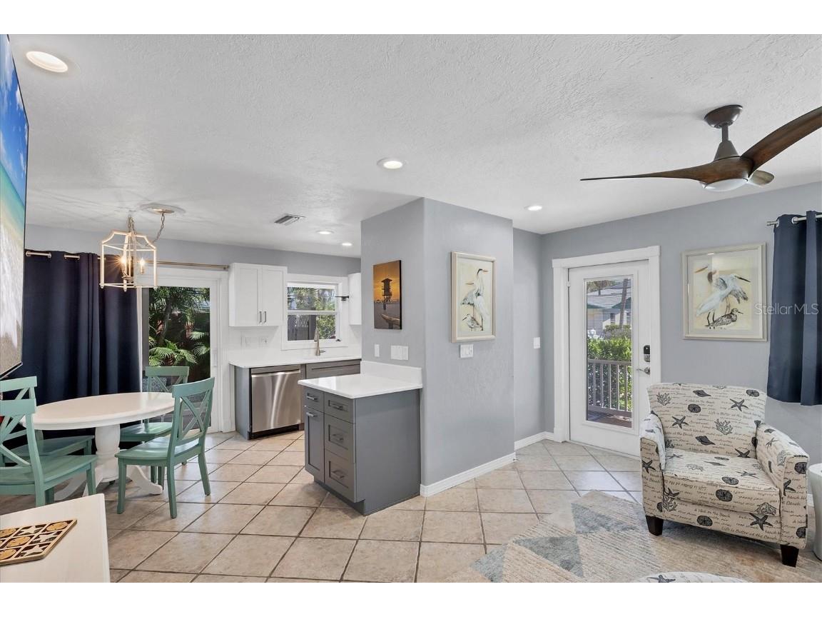 208 82nd Street #B Holmes Beach FL 34217 A4667981 image13