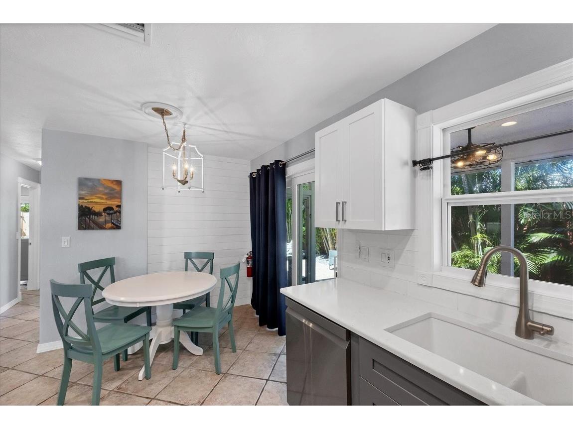 208 82nd Street #B Holmes Beach FL 34217 A4667981 image17