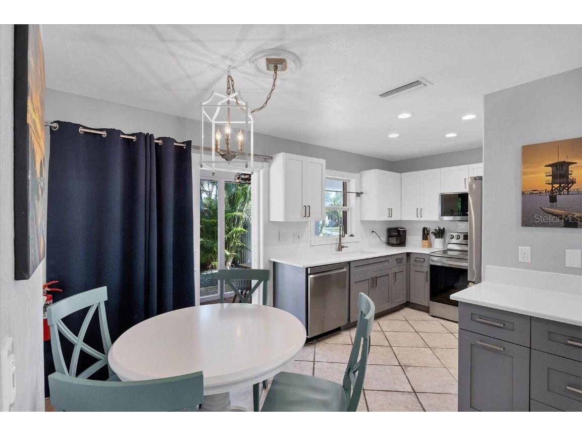 208 82nd Street #B Holmes Beach FL 34217 A4667981 image21