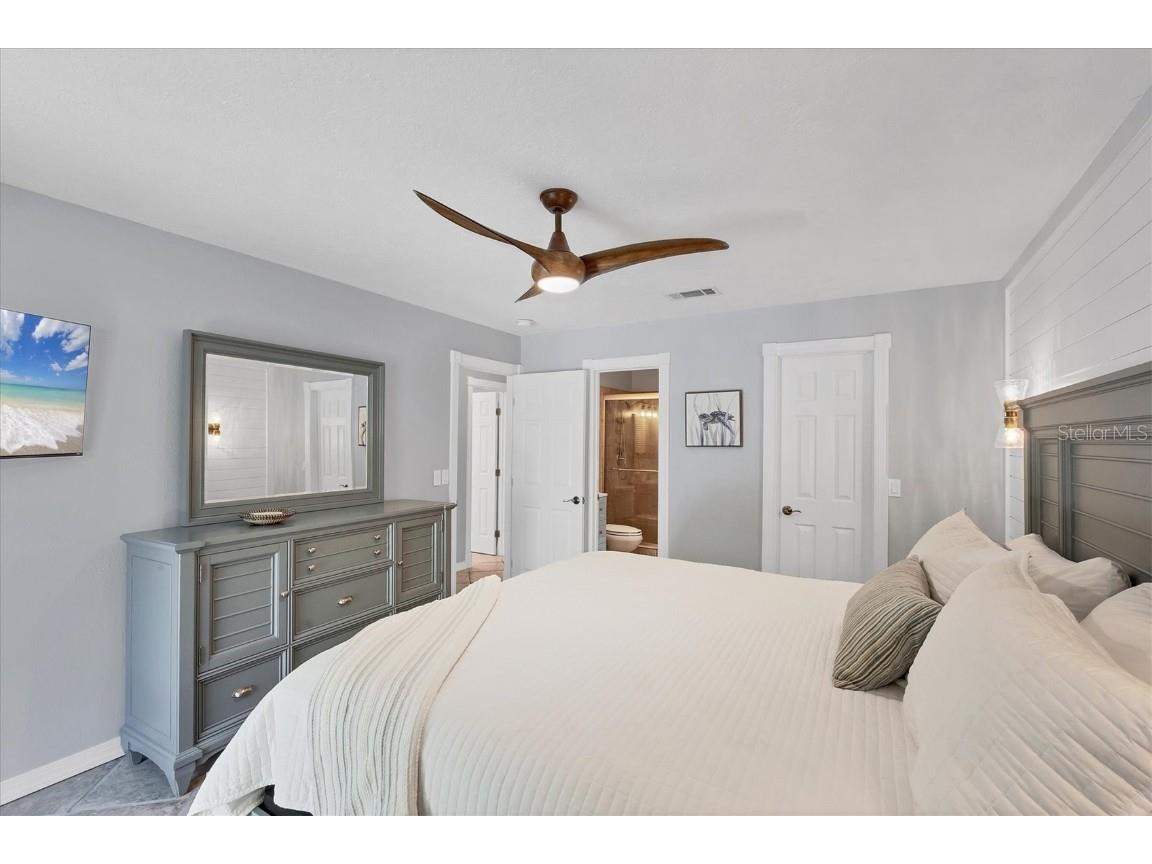 208 82nd Street #B Holmes Beach FL 34217 A4667981 image25