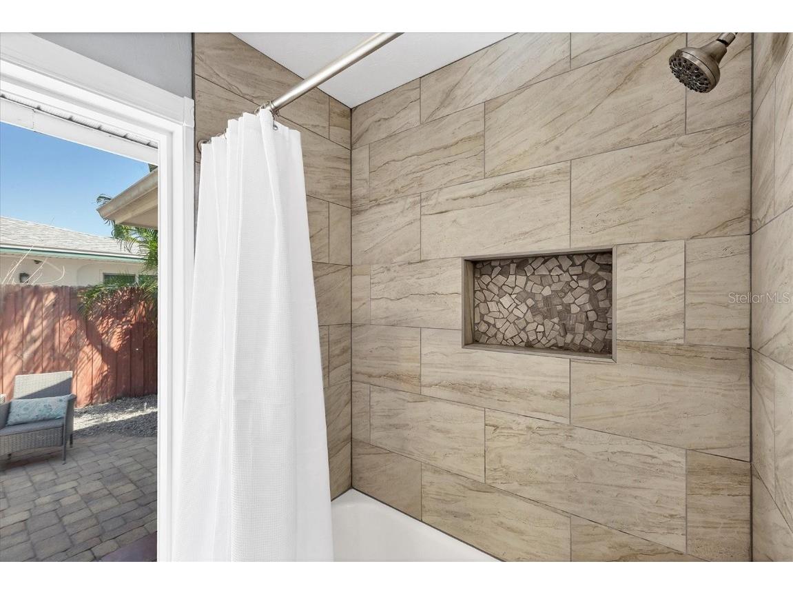 208 82nd Street #B Holmes Beach FL 34217 A4667981 image33