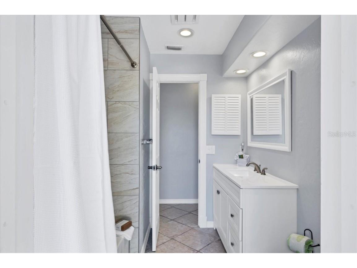 208 82nd Street #B Holmes Beach FL 34217 A4667981 image34