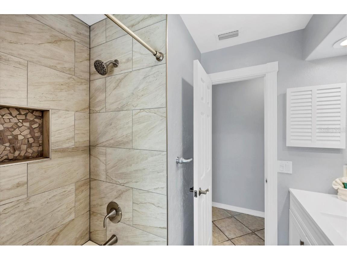 208 82nd Street #B Holmes Beach FL 34217 A4667981 image35