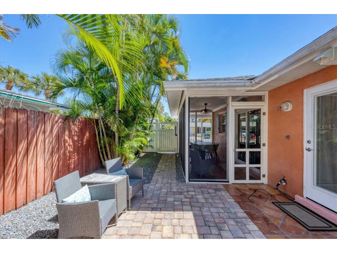 208 82nd Street #B Holmes Beach FL 34217 A4667981 image38