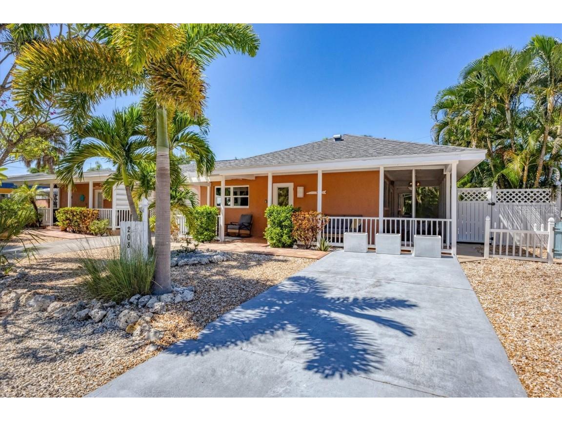 208 82nd Street #B Holmes Beach FL 34217 A4667981 image6