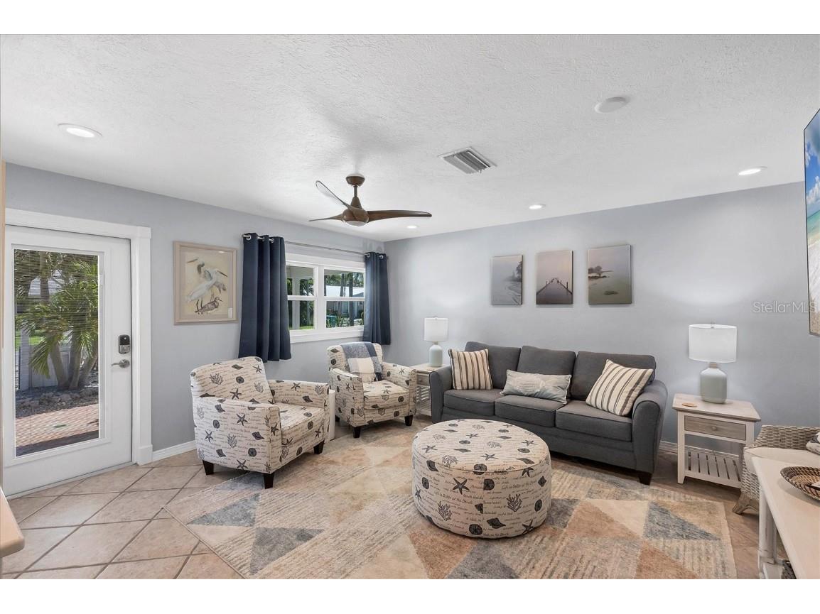 208 82nd Street #B Holmes Beach FL 34217 A4667981 image9