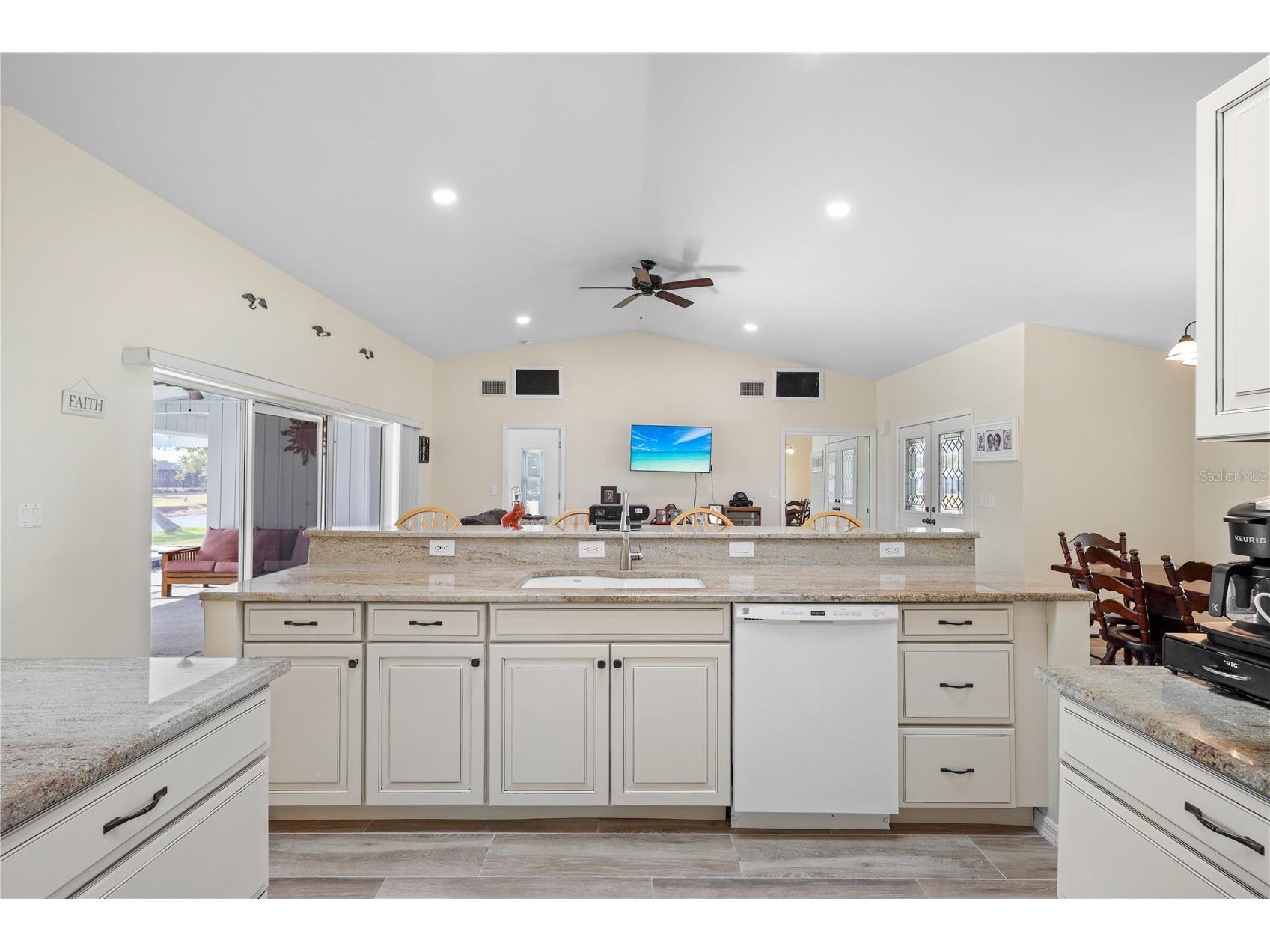 208 Annapolis Lane Rotonda West FL 33947 D6145800 image7