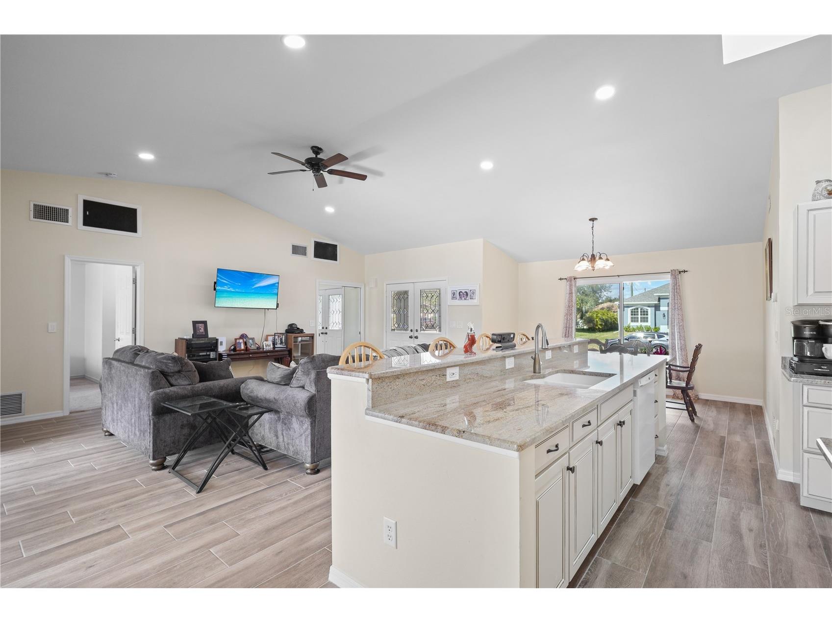 208 Annapolis Lane Rotonda West FL 33947 D6145800 image8