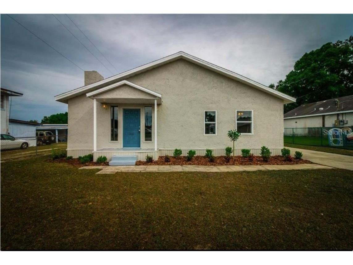 208 Center Street Auburndale FL 33823 L4952927 image1