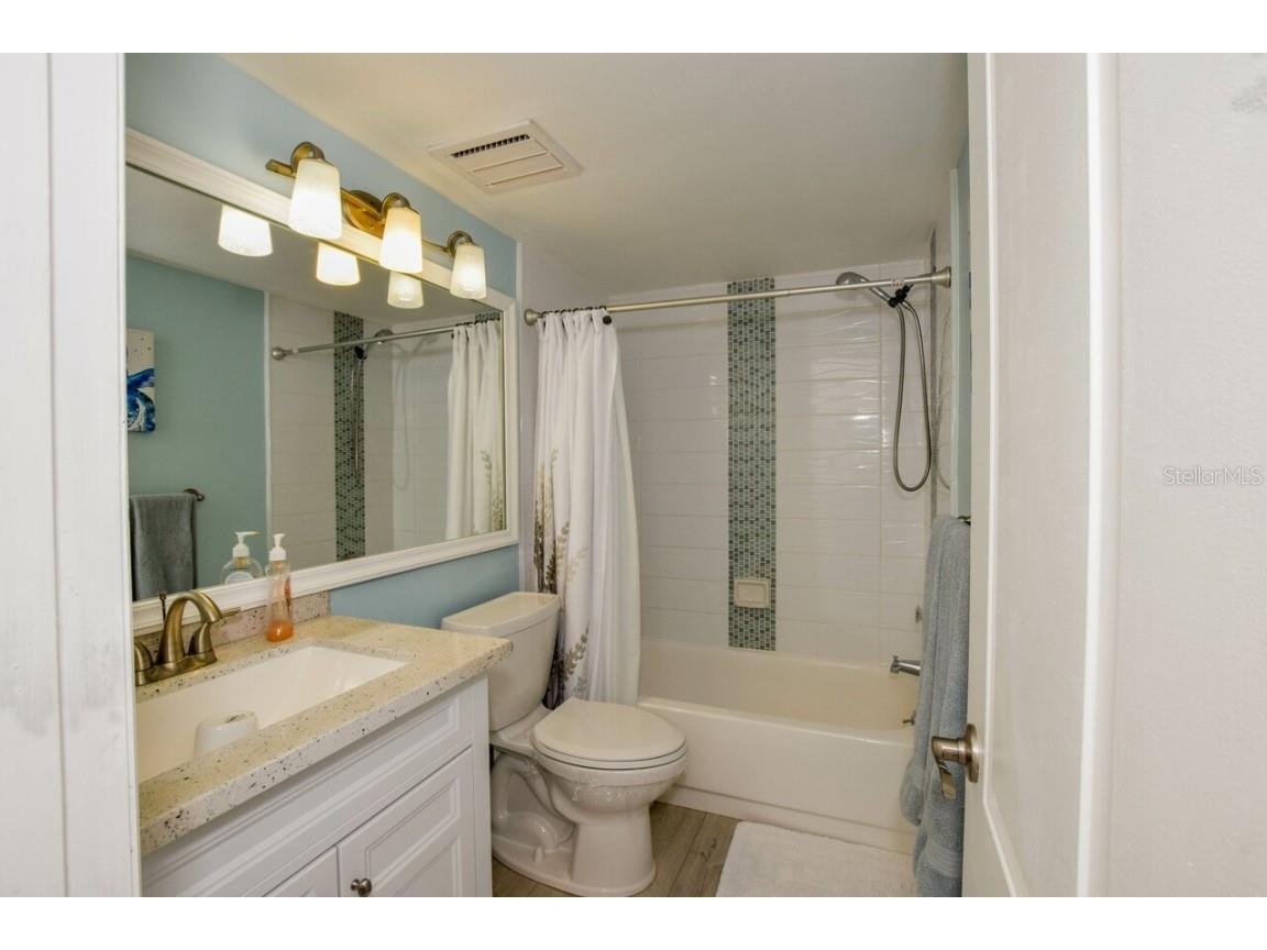 208 Cerromar Way S #26 Venice FL 34293 N6140939 image24