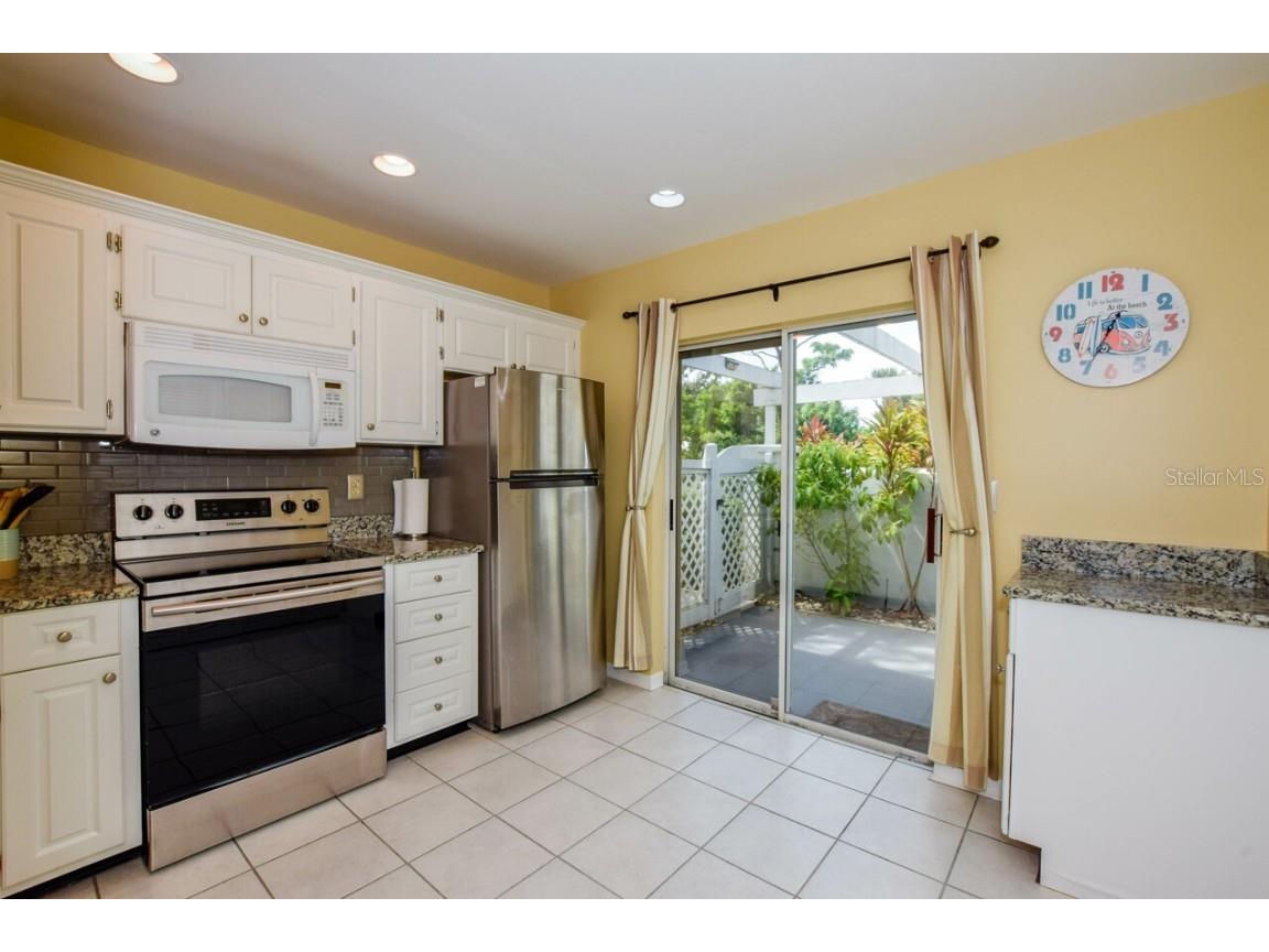 208 Cerromar Way S #26 Venice FL 34293 N6140939 image9