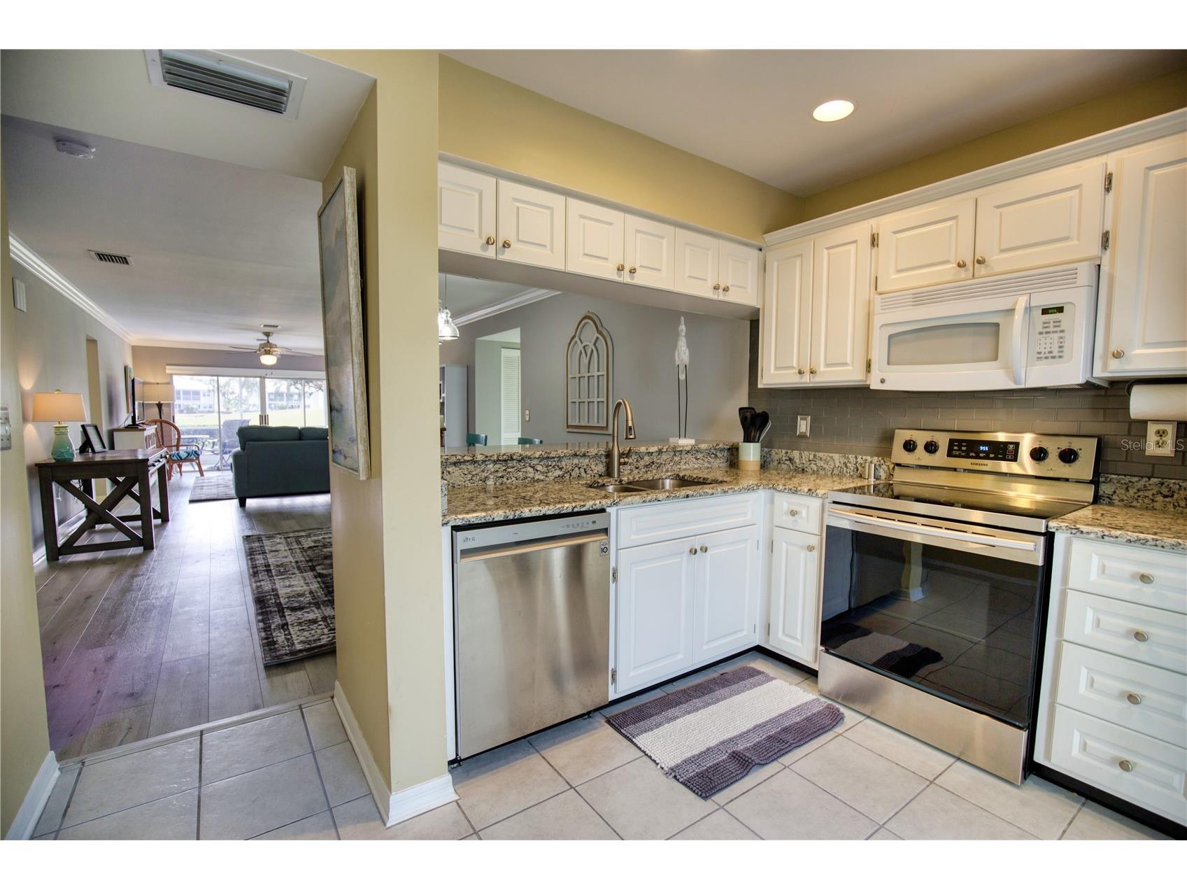 208 Cerromar Way S #26 Venice FL 34293 N6144764 image22