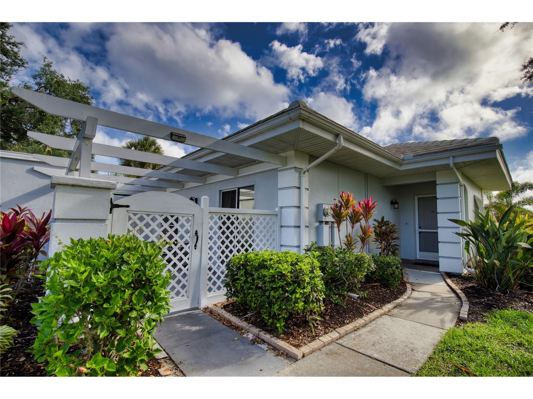 208 Cerromar Way S #26 Venice FL 34293 N6144764 image4