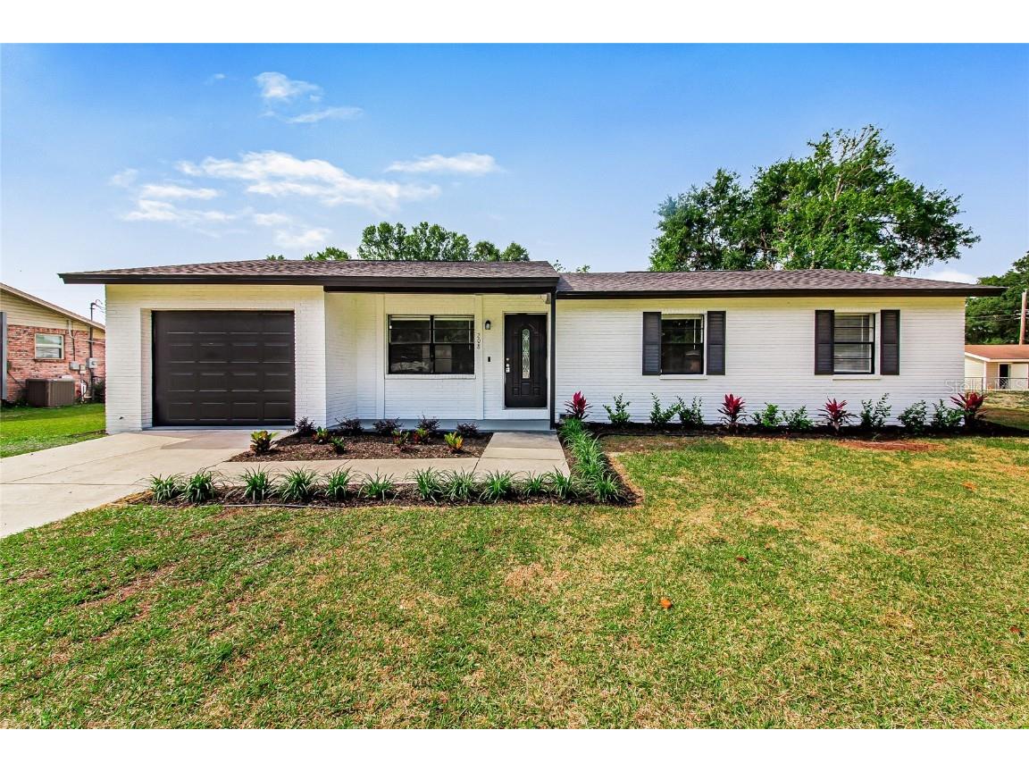 208 Connie Lee Court Lakeland FL 33809 L4936665 image1