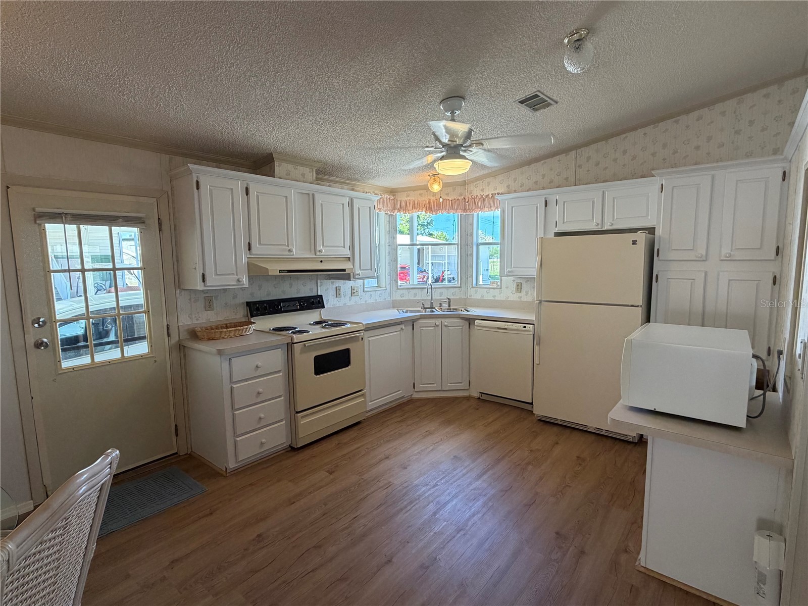 208 Eagle Punta Gorda FL 33950 C7523008 image4