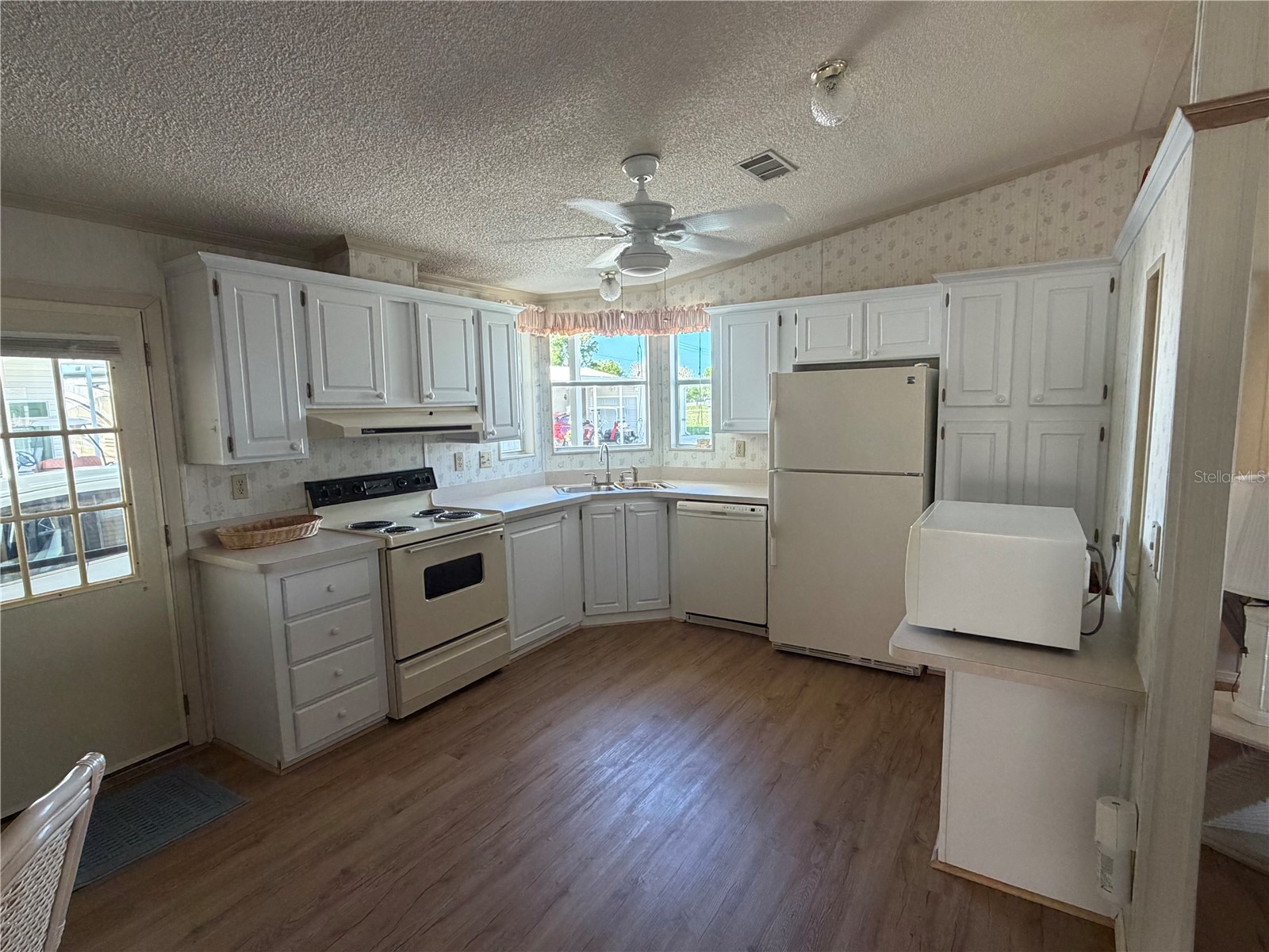 208 Eagle Punta Gorda FL 33950 C7523008 image5
