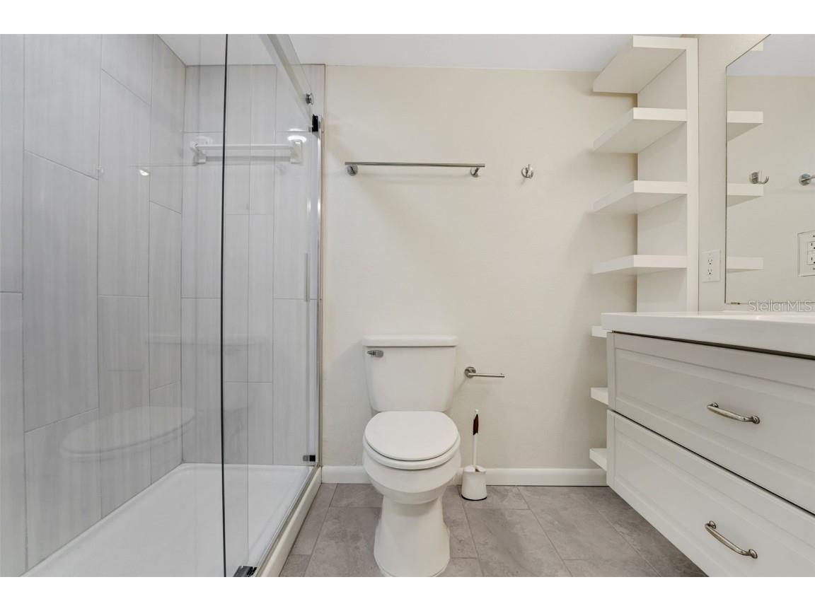 208 Lake Howard Drive NW #104 Winter Haven FL 33880 P4935096 image10