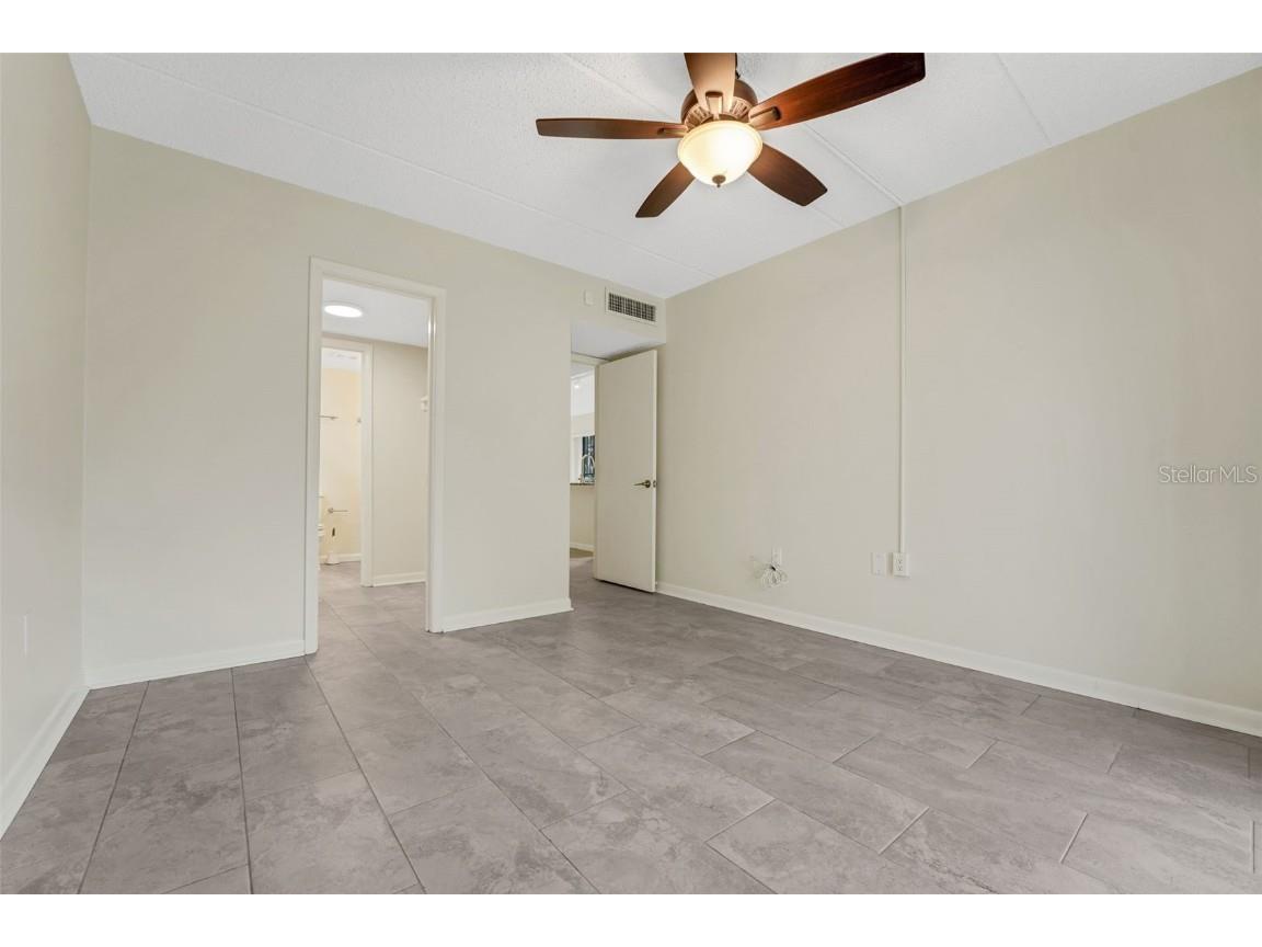 208 Lake Howard Drive NW #104 Winter Haven FL 33880 P4935096 image17