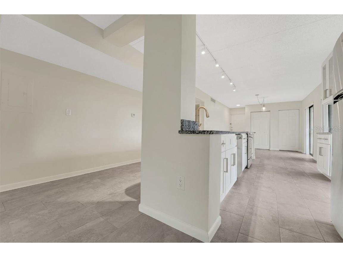 208 Lake Howard Drive NW #104 Winter Haven FL 33880 P4935096 image4