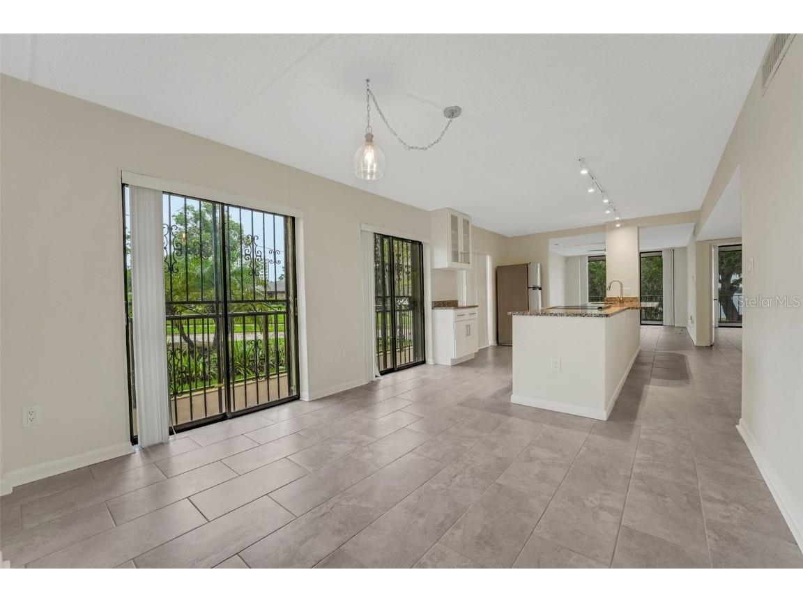 208 Lake Howard Drive NW #104 Winter Haven FL 33880 P4935096 image5