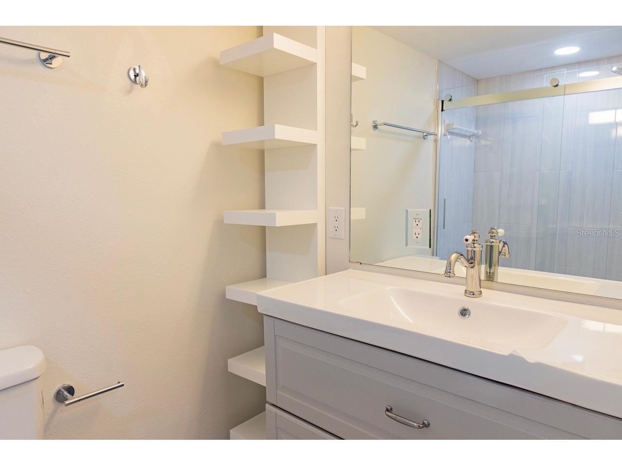 208 Lake Howard Drive NW #104 Winter Haven FL 33880 P4938603 image15