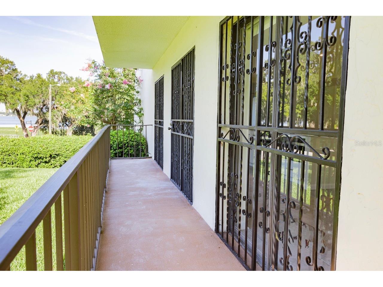 208 Lake Howard Drive NW #104 Winter Haven FL 33880 P4938603 image5
