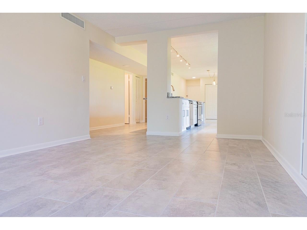 208 Lake Howard Drive NW #104 Winter Haven FL 33880 P4938603 image8
