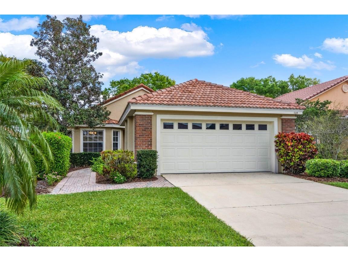 208 Lake Region Boulevard S Winter Haven FL 33881 P4934007 image1