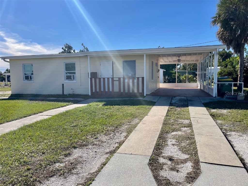 208 Martin Drive NE Port Charlotte FL 33952 D6133940 image1