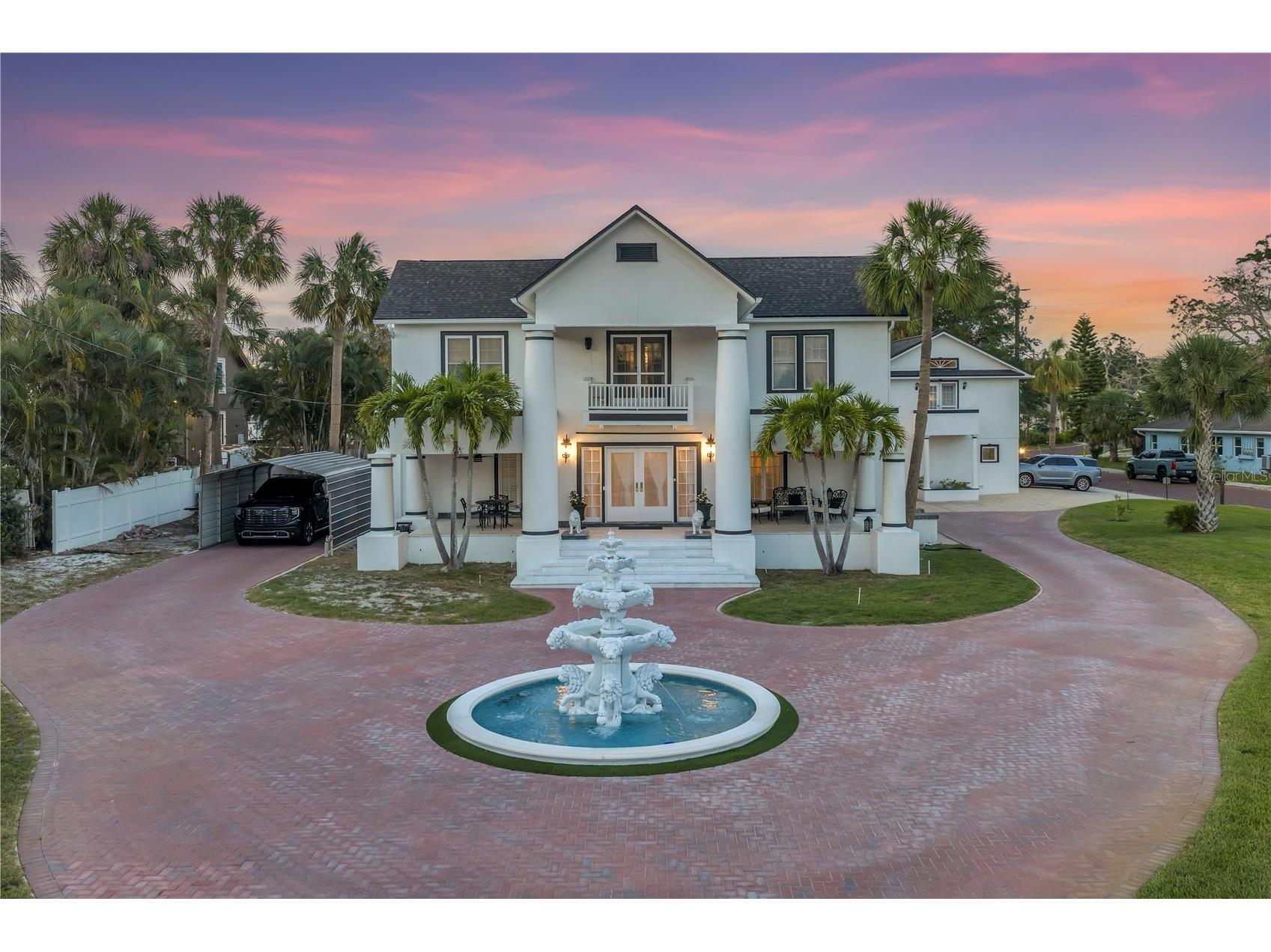 208 N Spring Boulevard Tarpon Springs FL 34689 - SPRING BAYOU TB8507316 image1