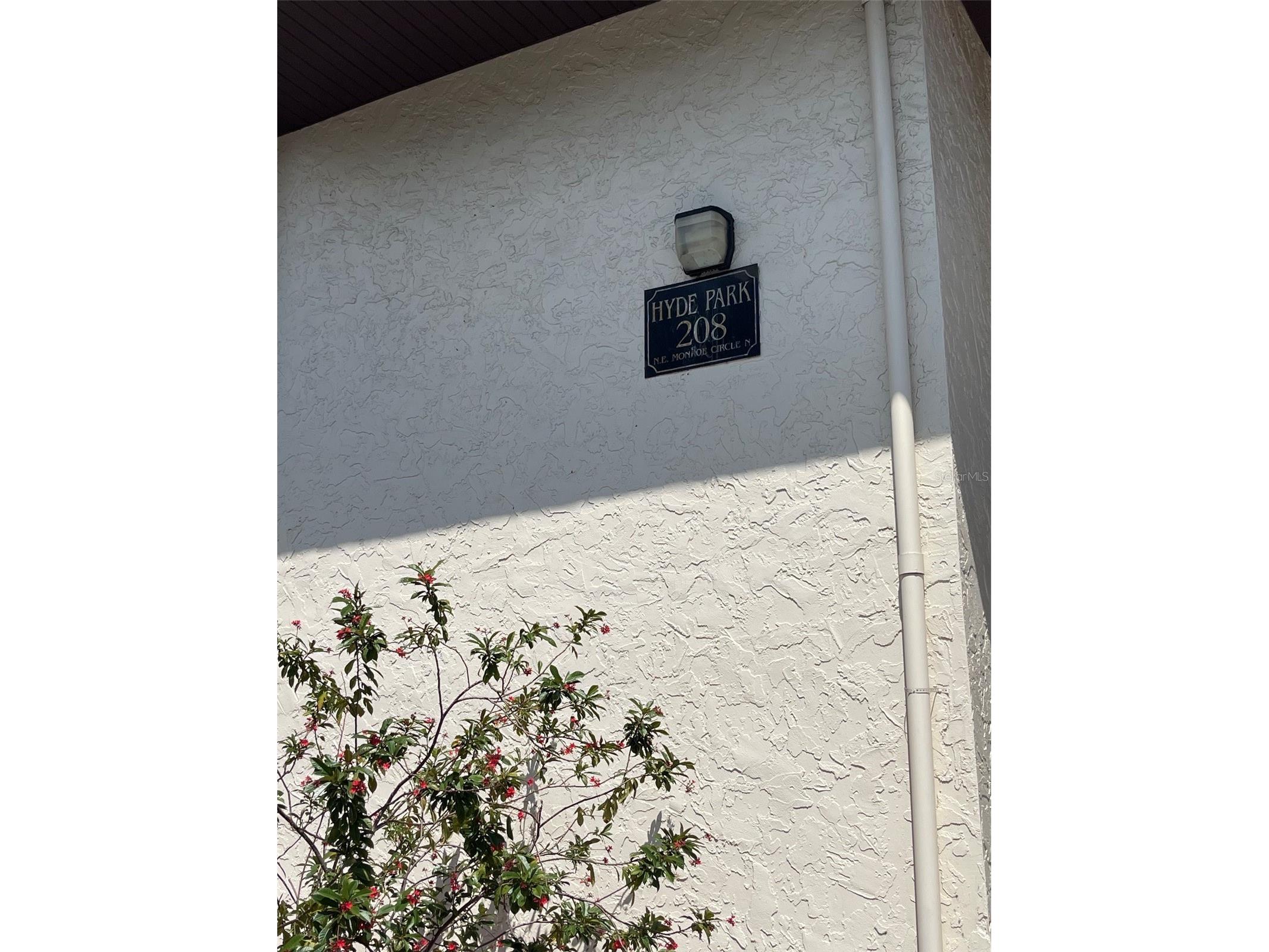208 NE Monroe Circle N #307 Saint Petersburg FL 33702 A4693590 image2