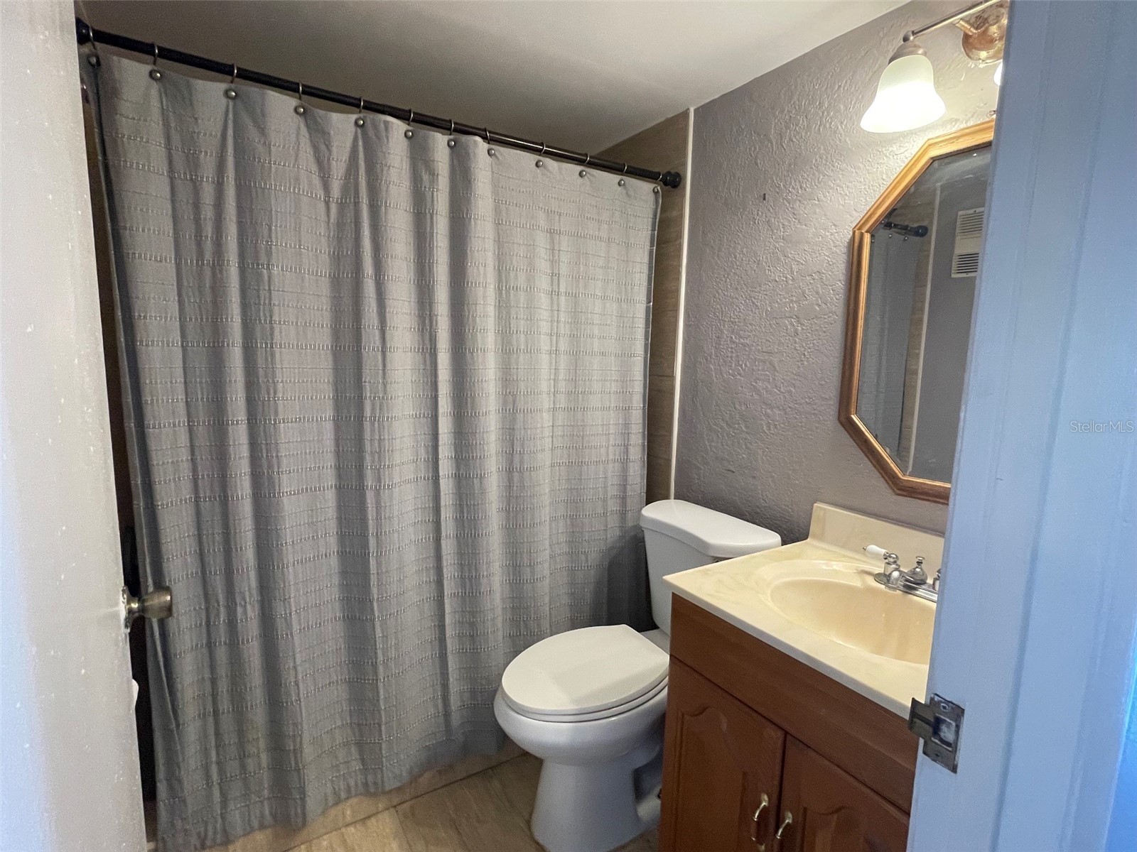 208 NE Monroe Circle N #307 Saint Petersburg FL 33702 A4693590 image8