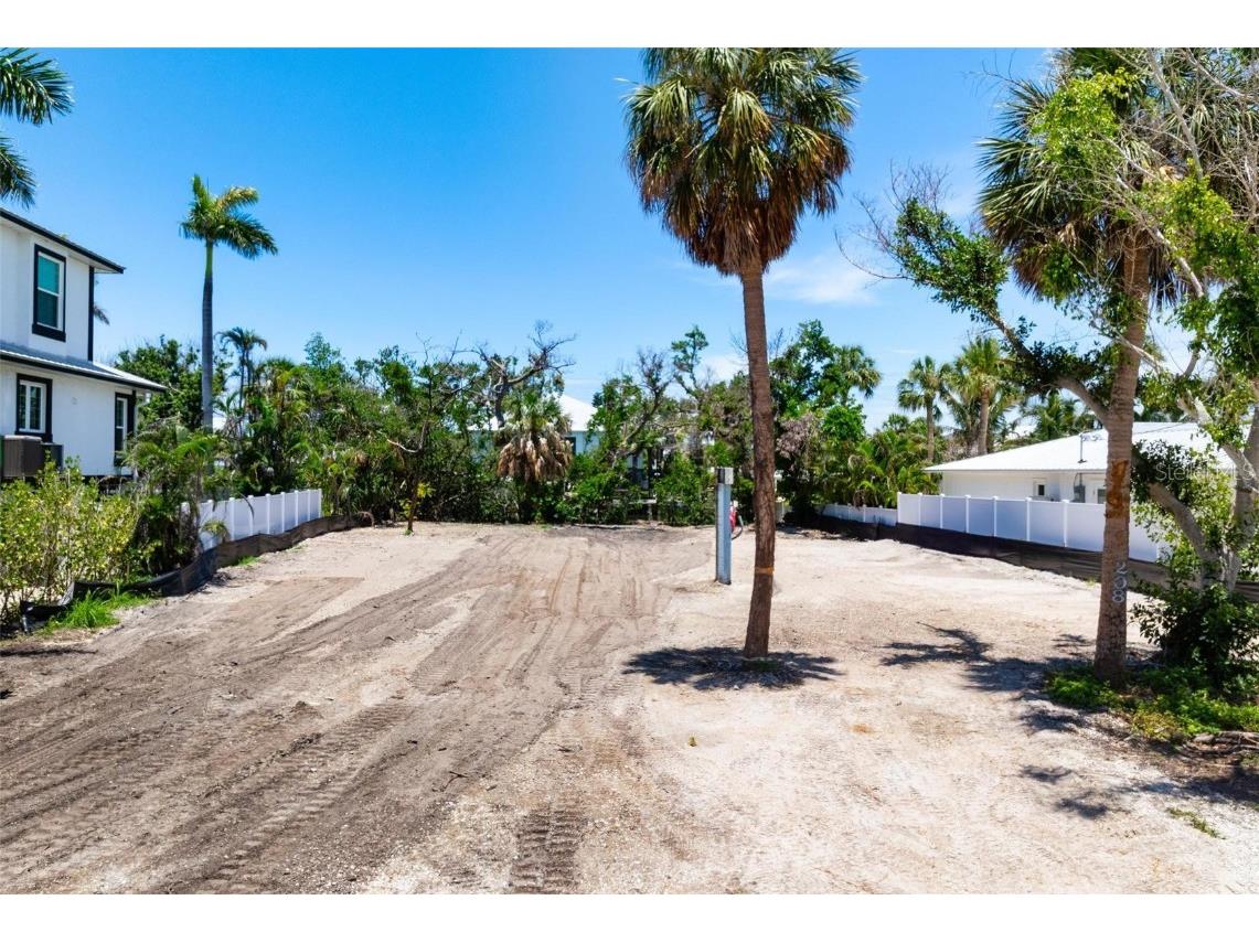 208 Oak Avenue Anna Maria FL 34216 - GULF OF MEXICO A4653397 image1