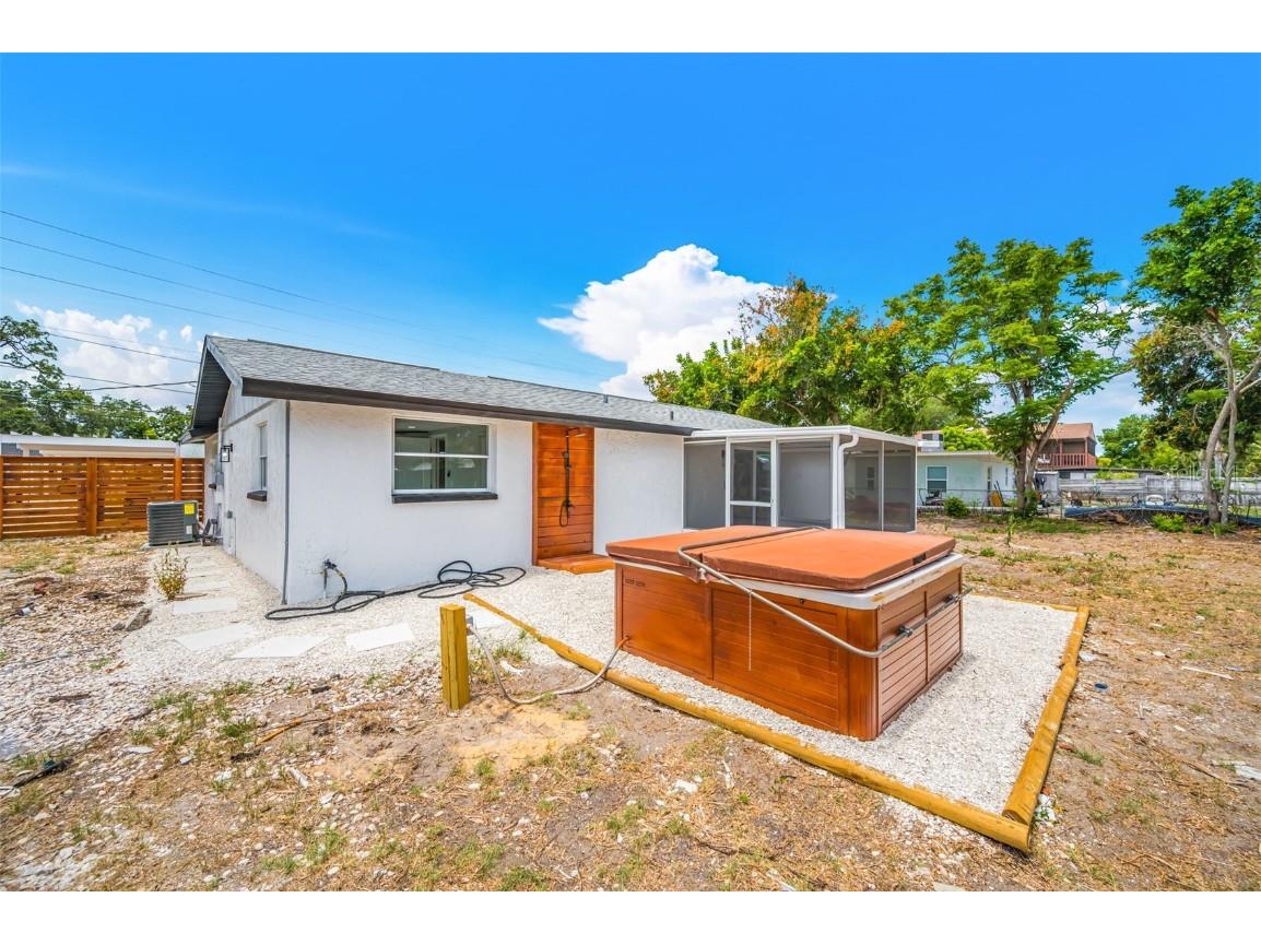 208 Palmetto Road W, Nokomis, FL, 34275 MLS T3532629 Edina Realty