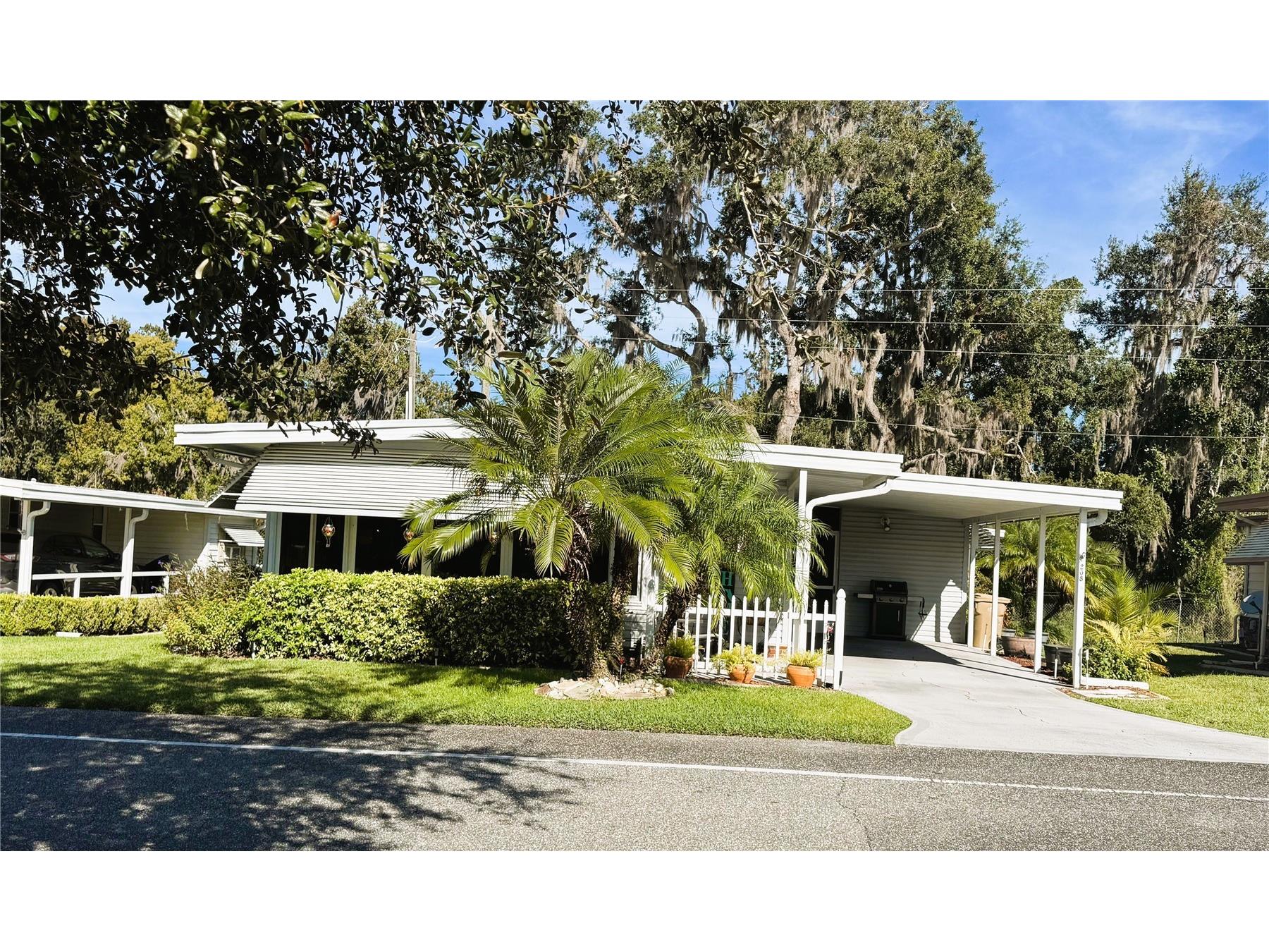 208 Palo Verde Drive Leesburg FL 34748 R4910216 image1