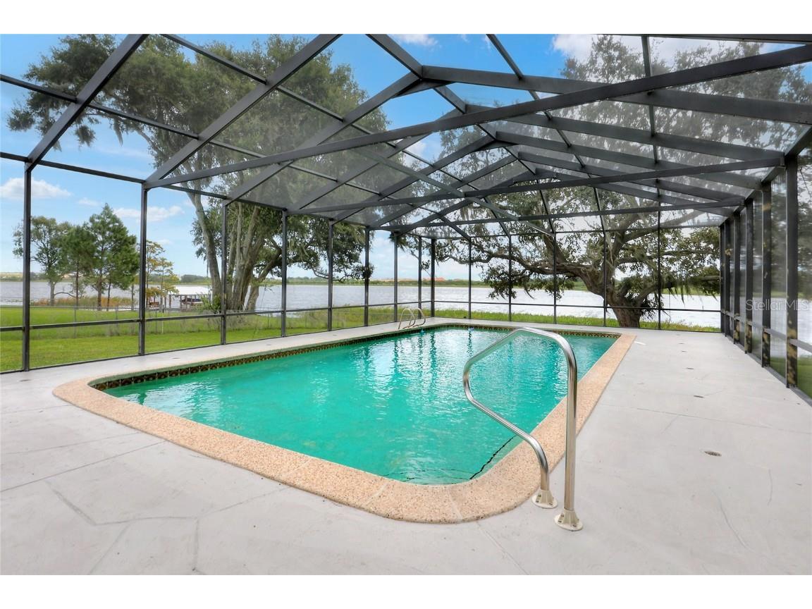 208 Paradise Island Drive Haines City FL 33844 - LITTLE LAKE HAMILTON P4922627 image1