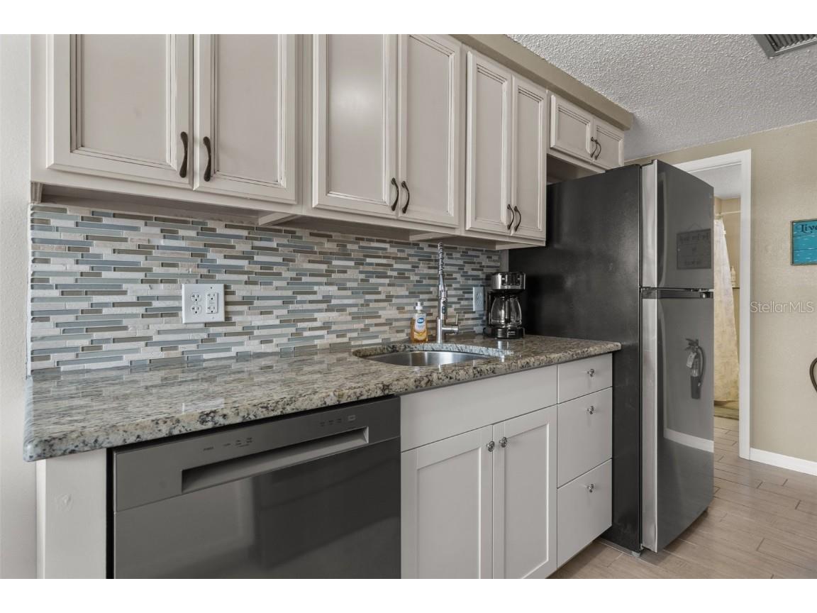 208 Peacock Lane Holmes Beach FL 34217 A4651677 image10