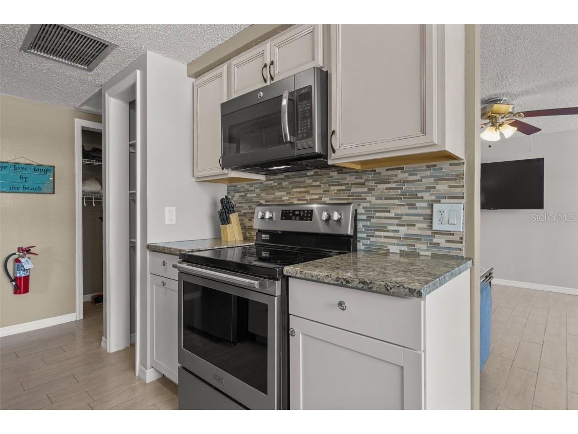 208 Peacock Lane Holmes Beach FL 34217 A4651677 image11