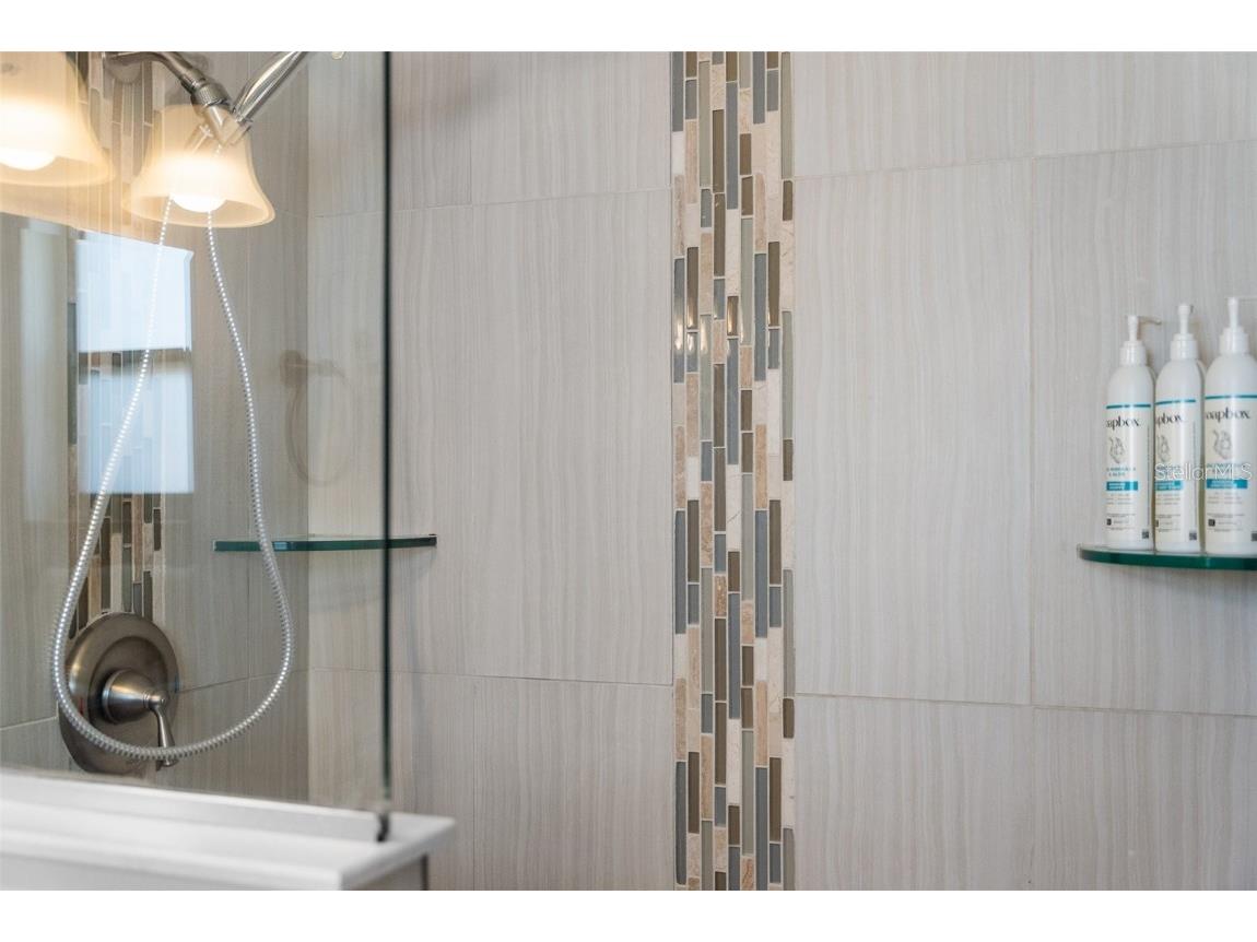 208 Peacock Lane Holmes Beach FL 34217 A4651677 image15