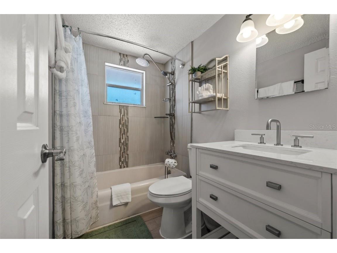 208 Peacock Lane Holmes Beach FL 34217 A4651677 image17