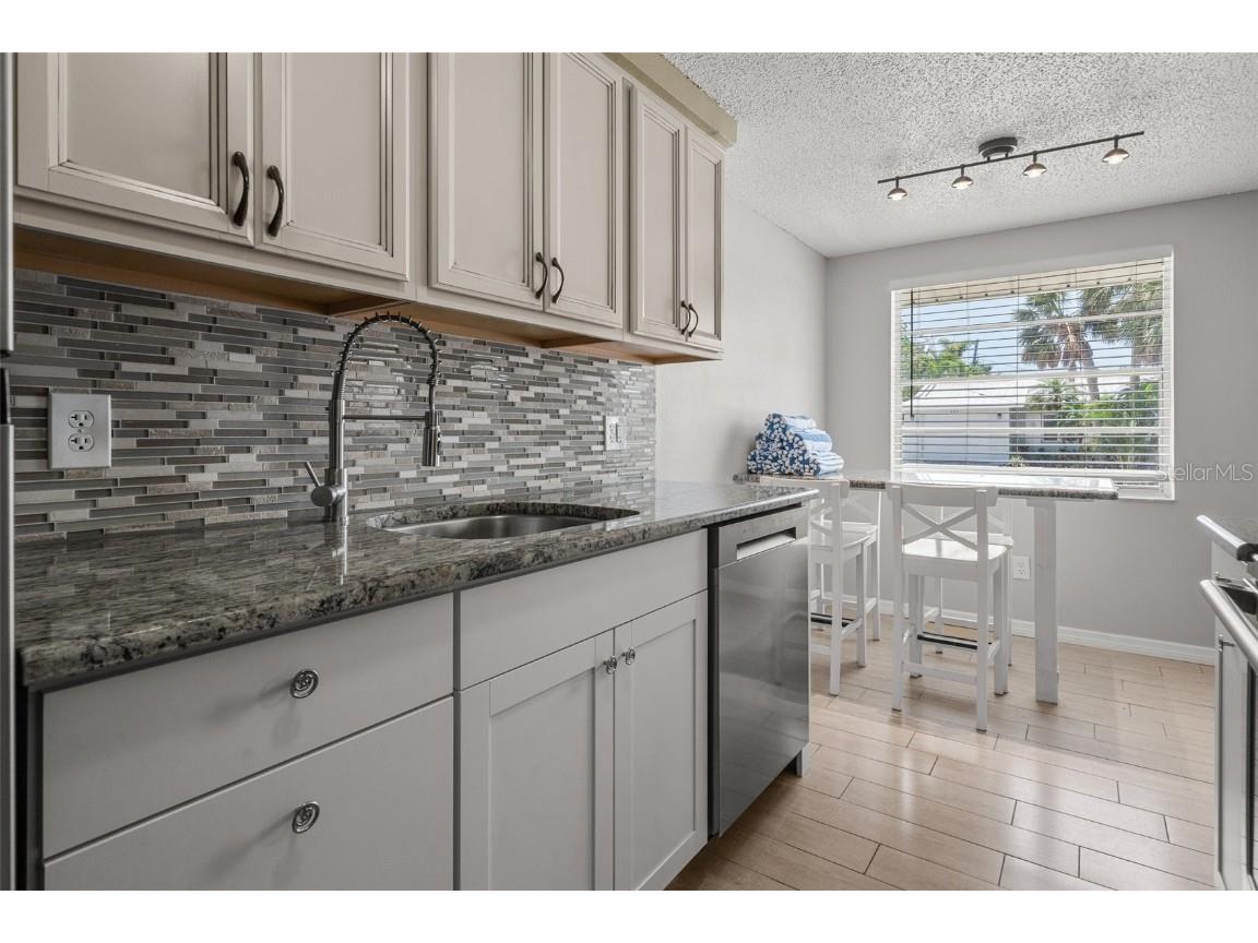 208 Peacock Lane Holmes Beach FL 34217 A4651677 image27