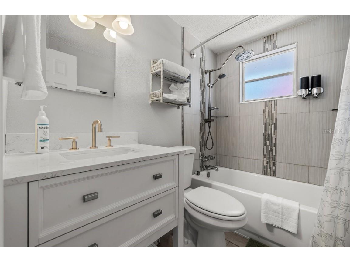 208 Peacock Lane Holmes Beach FL 34217 A4651677 image32