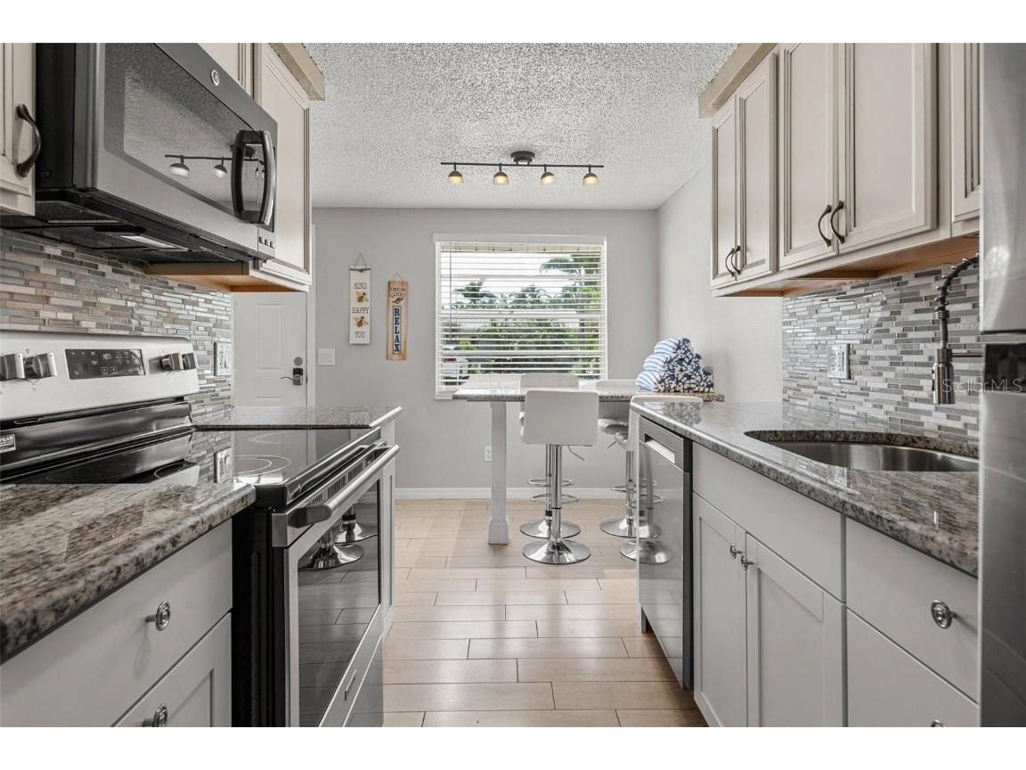 208 Peacock Lane Holmes Beach FL 34217 A4651677 image4